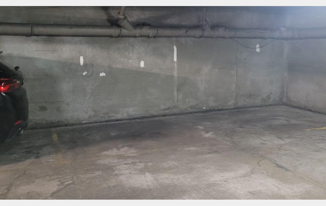 Annonces COURBEVOIE : Garage / Parking | PARIS (75016) | 12 m2 | 200 € 