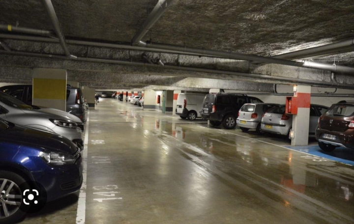  Annonces COURBEVOIE Garage / Parking | COLOMBES (92700) | 13 m2 | 15 000 € 