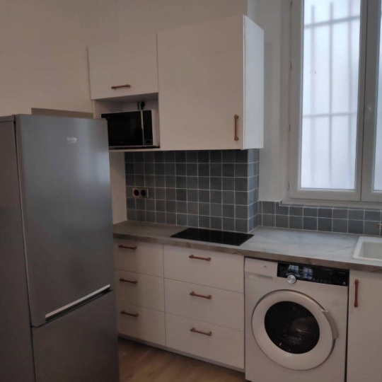  Annonces COURBEVOIE : Apartment | PARIS (75011) | 16 m2 | 1 000 € 