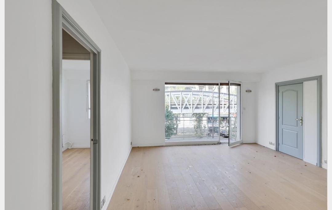 Annonces COURBEVOIE : Appartement | PARIS (75015) | 60 m2 | 598 000 € 