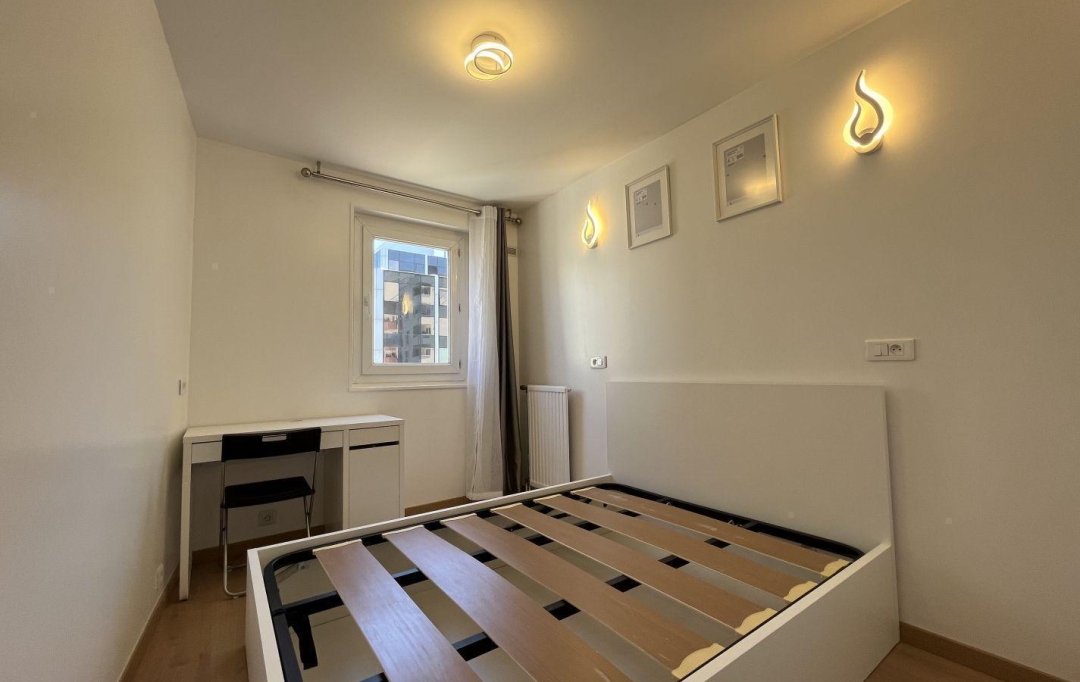 Annonces COURBEVOIE : Appartement | SURESNES (92150) | 10 m2 | 750 € 