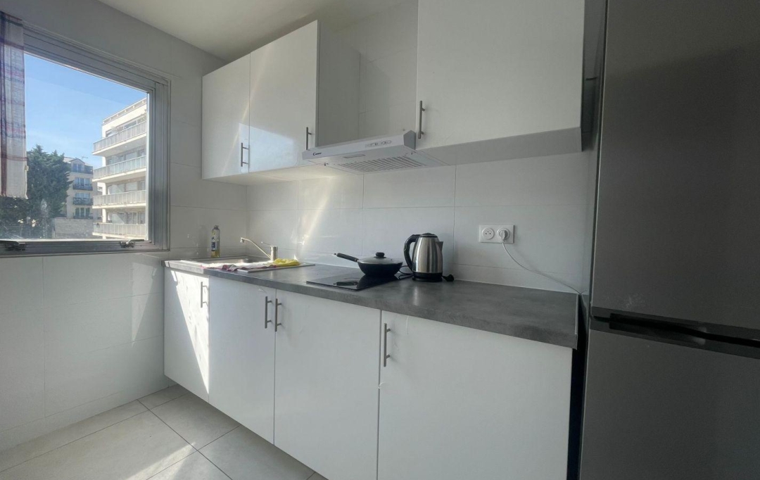 Annonces COURBEVOIE : Appartement | LE PRE-SAINT-GERVAIS (93310) | 24 m2 | 950 € 