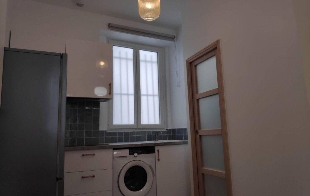 Annonces COURBEVOIE : Apartment | PARIS (75011) | 16 m2 | 1 000 € 