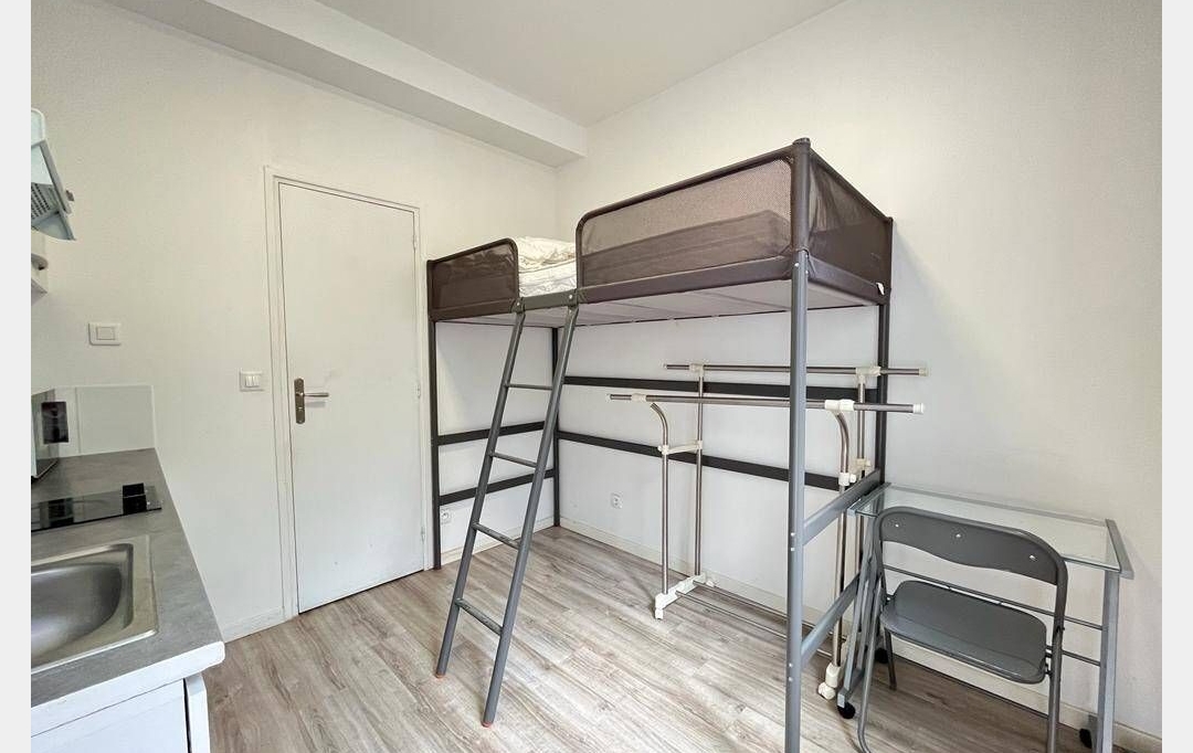 Annonces COURBEVOIE : Apartment | SURESNES (92150) | 11 m2 | 550 € 