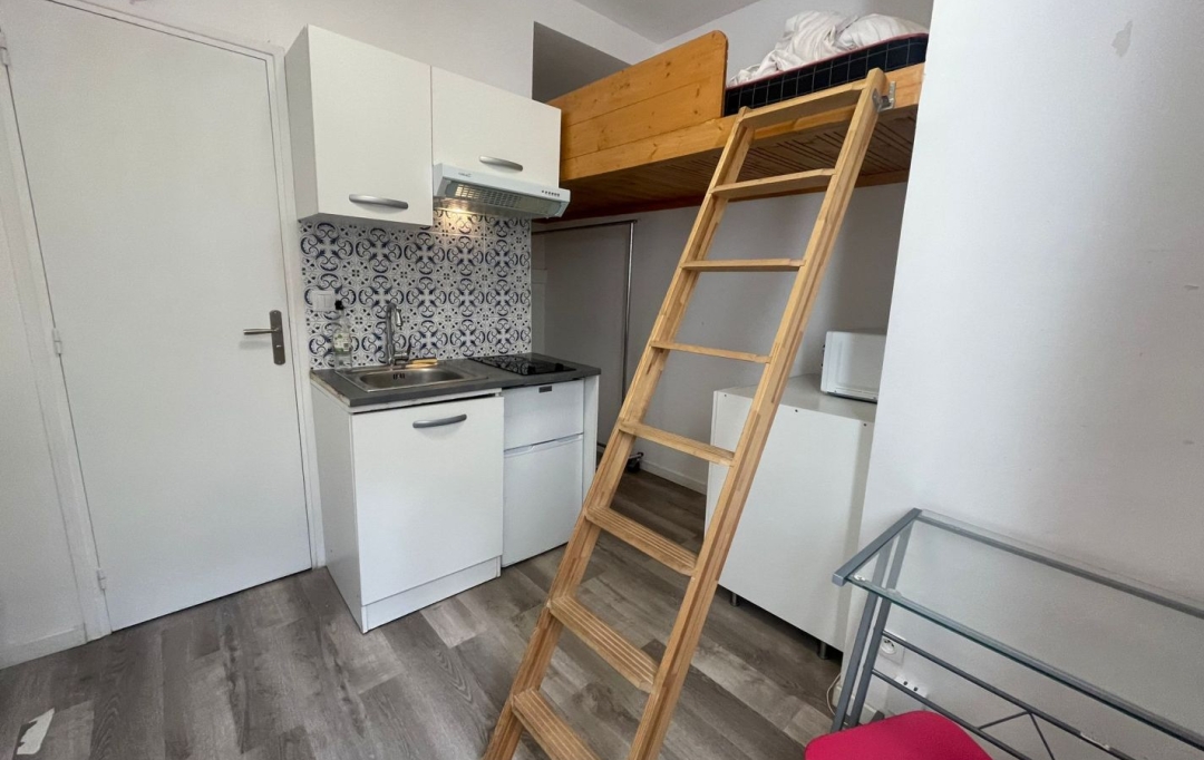 Annonces COURBEVOIE : Apartment | SURESNES (92150) | 11 m2 | 550 € 