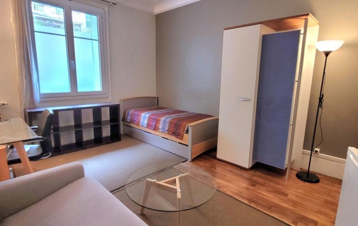  Annonces COURBEVOIE Appartement | PARIS (75016) | 23 m2 | 950 € 