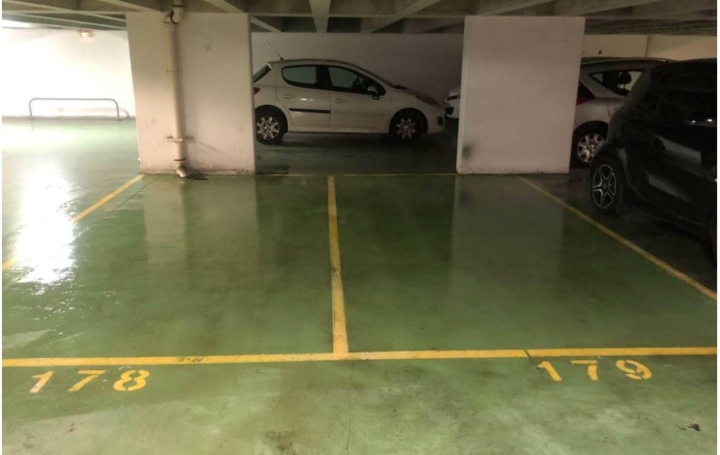  Annonces COURBEVOIE Garage / Parking | PARIS (75011) | 12 m2 | 32 500 € 