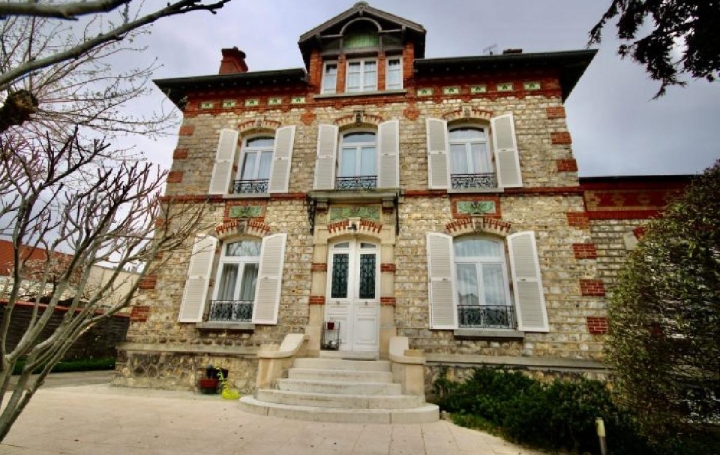  Annonces COURBEVOIE Maison / Villa | MONTMAGNY (95360) | 262 m2 | 832 000 € 